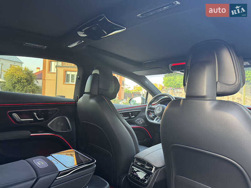 Седан Mercedes-Benz EQS 2023 в Львове