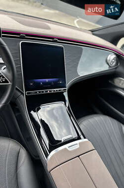 Седан Mercedes-Benz EQS 2022 в 