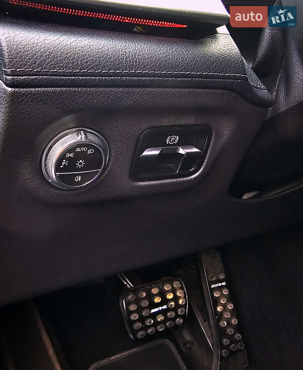 Седан Mercedes-Benz EQS 2022 в Коростене