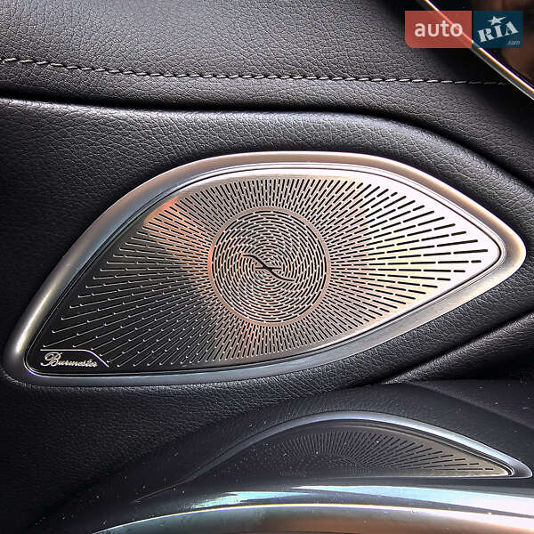 Седан Mercedes-Benz EQS 2022 в Коростене