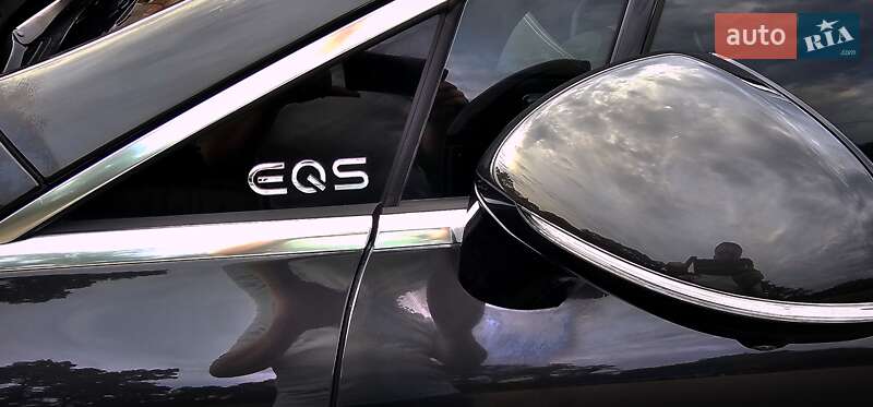 Седан Mercedes-Benz EQS 2022 в Коростене