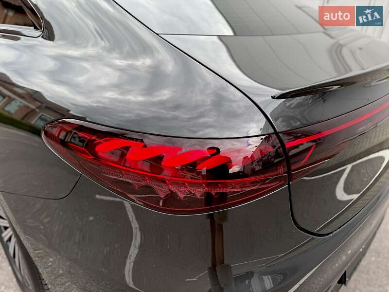 Седан Mercedes-Benz EQS 2021 в Киеве