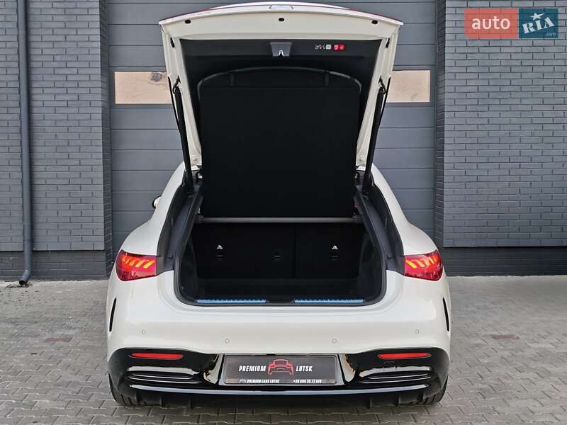 Седан Mercedes-Benz EQS 2022 в Луцке