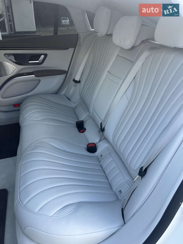Седан Mercedes-Benz EQS 2022 в Львове