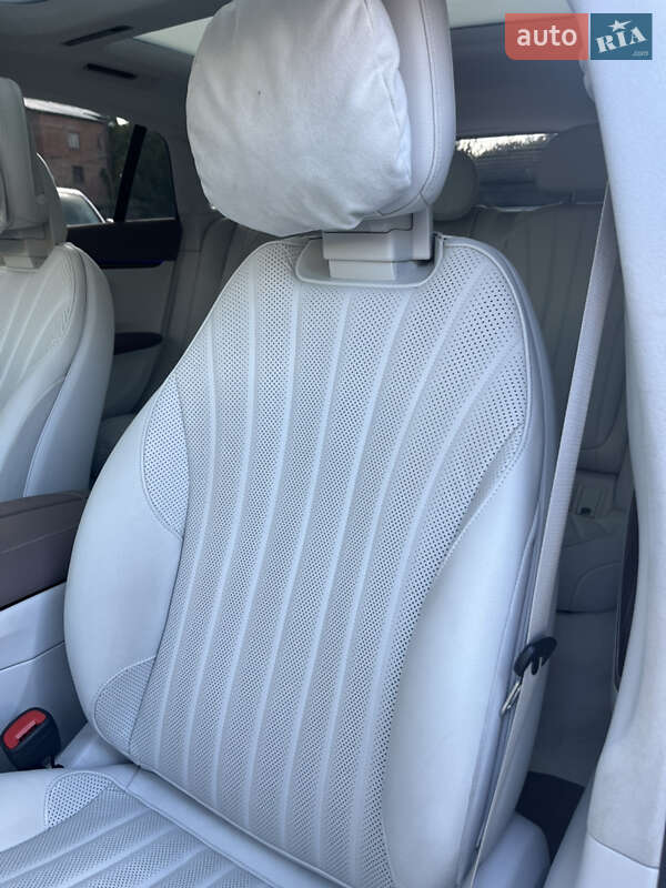 Седан Mercedes-Benz EQS 2022 в Львове