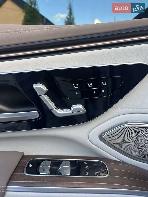 Седан Mercedes-Benz EQS 2022 в Львове