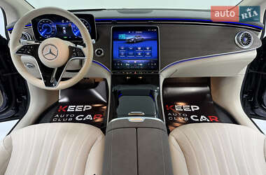 Седан Mercedes-Benz EQS 2022 в 