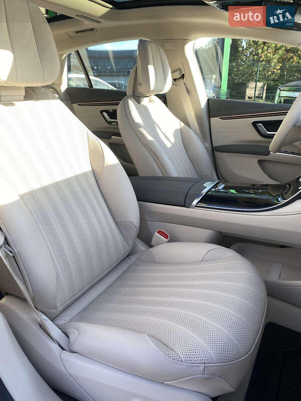 Седан Mercedes-Benz EQS 2023 в Києві