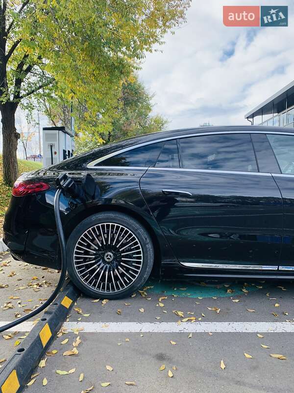 Седан Mercedes-Benz EQS 2022 в Киеве