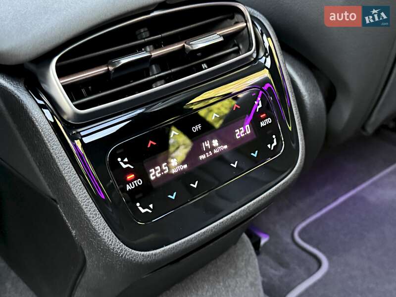 Седан Mercedes-Benz EQS 2023 в Киеве