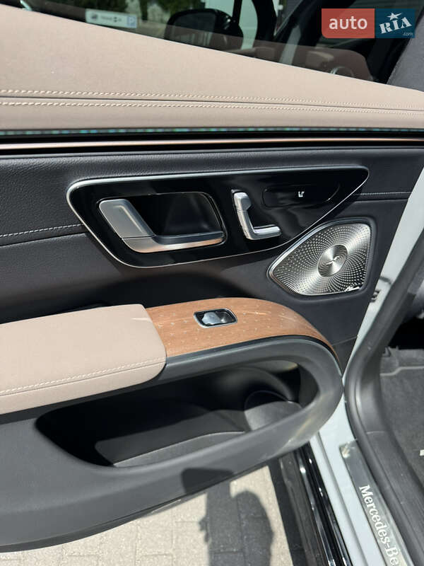 Седан Mercedes-Benz EQS 2023 в Ровно