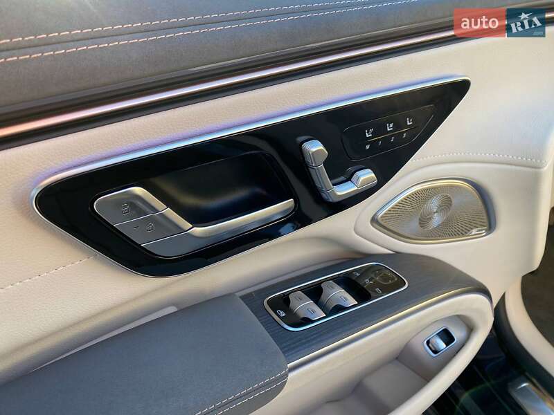 Седан Mercedes-Benz EQS 2022 в Львові