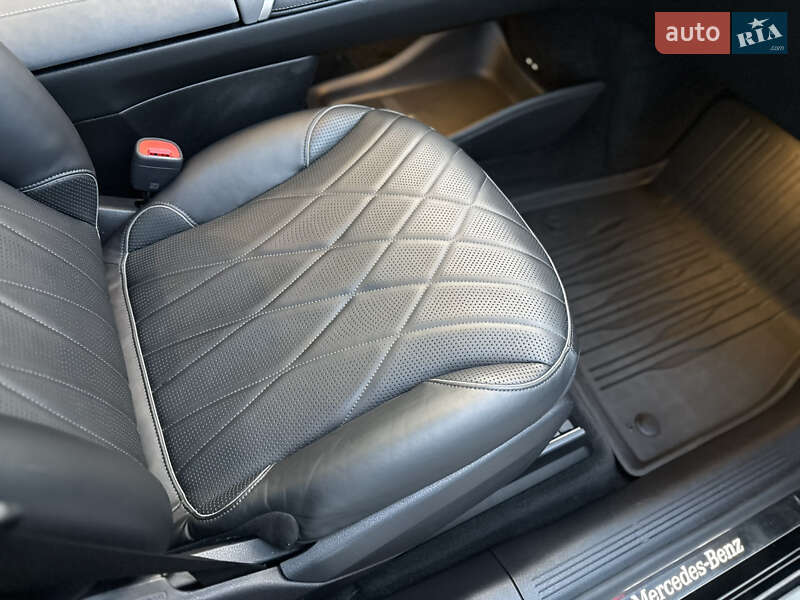 Седан Mercedes-Benz EQS 2023 в Львові