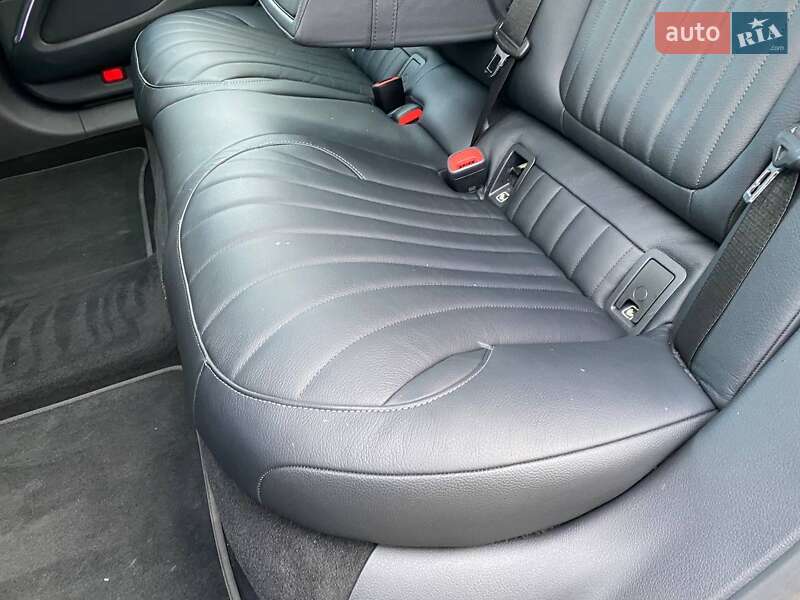 Седан Mercedes-Benz EQS 2022 в Киеве