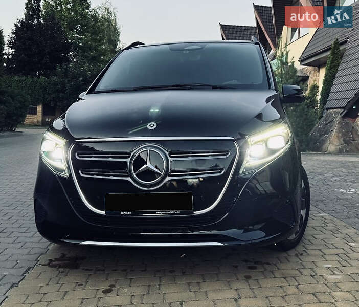 Минивэн Mercedes-Benz EQV 2024 в Киеве
