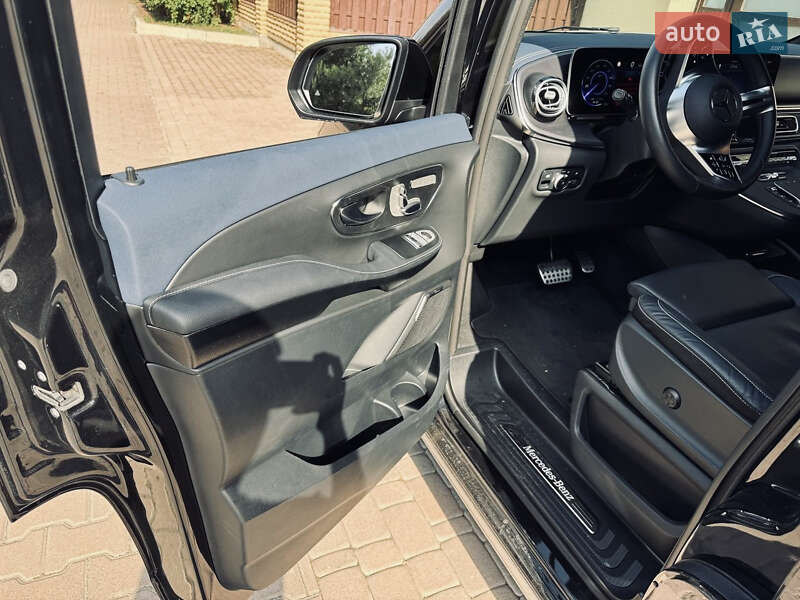 Минивэн Mercedes-Benz EQV 2024 в Киеве