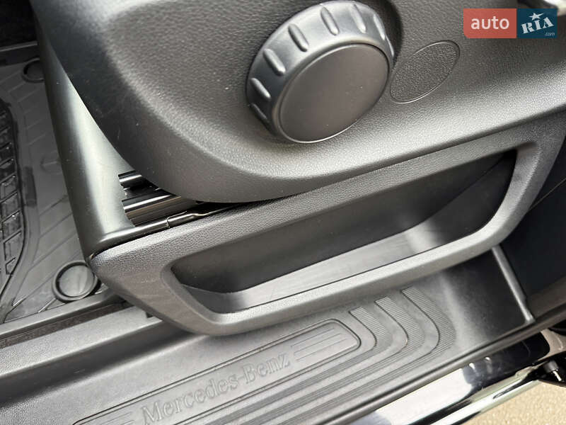 Минивэн Mercedes-Benz EQV 2023 в Киеве фото 17 Минивэн Mercedes-Benz EQV 2023 в Киеве