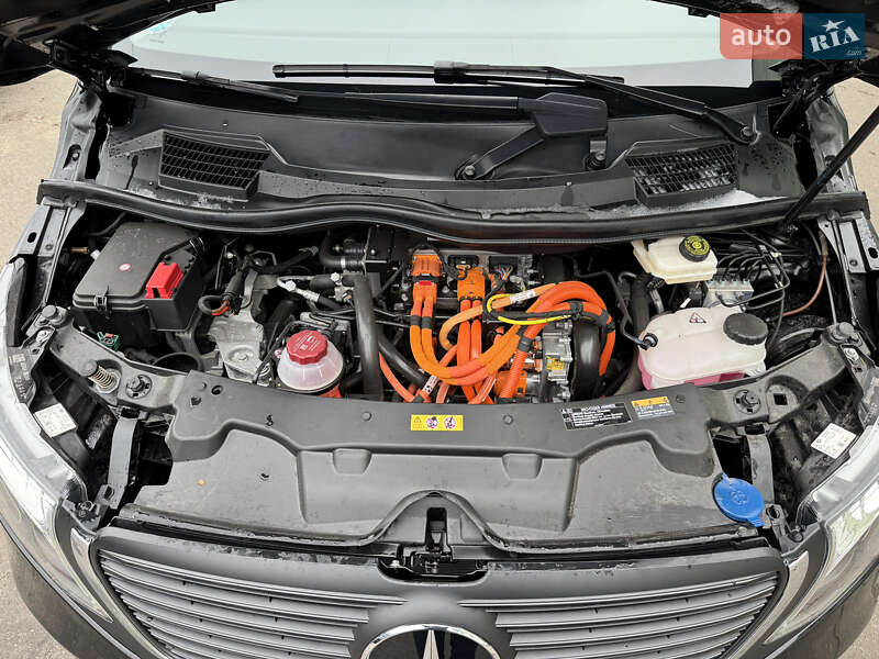 Минивэн Mercedes-Benz EQV 2023 в Киеве фото 72 Минивэн Mercedes-Benz EQV 2023 в Киеве