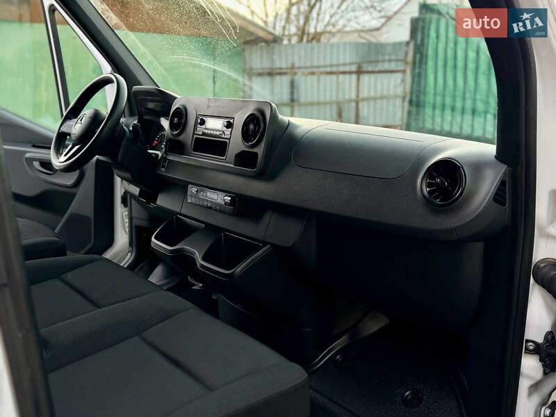 Грузовой фургон Mercedes-Benz eSprinter 2023 в Дрогобыче