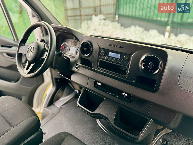 Грузовой фургон Mercedes-Benz eSprinter 2023 в Дрогобыче