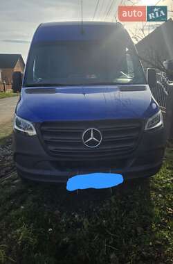 Грузовой фургон Mercedes-Benz eSprinter 2022 в Тячеве