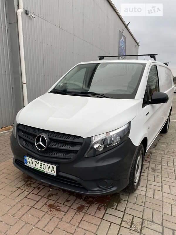 Вантажний фургон Mercedes-Benz eVito 2019 в Києві