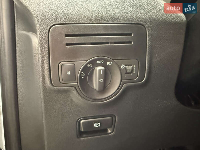 Минивэн Mercedes-Benz eVito 2021 в Тячеве