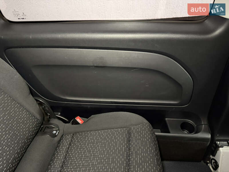 Минивэн Mercedes-Benz eVito 2021 в Тячеве