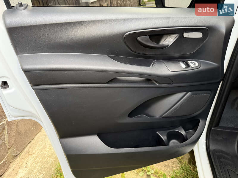 Минивэн Mercedes-Benz eVito 2021 в Тячеве