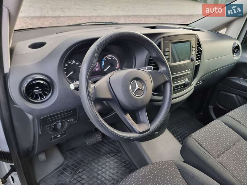 Вантажний фургон Mercedes-Benz eVito 2022 в Радивиліві