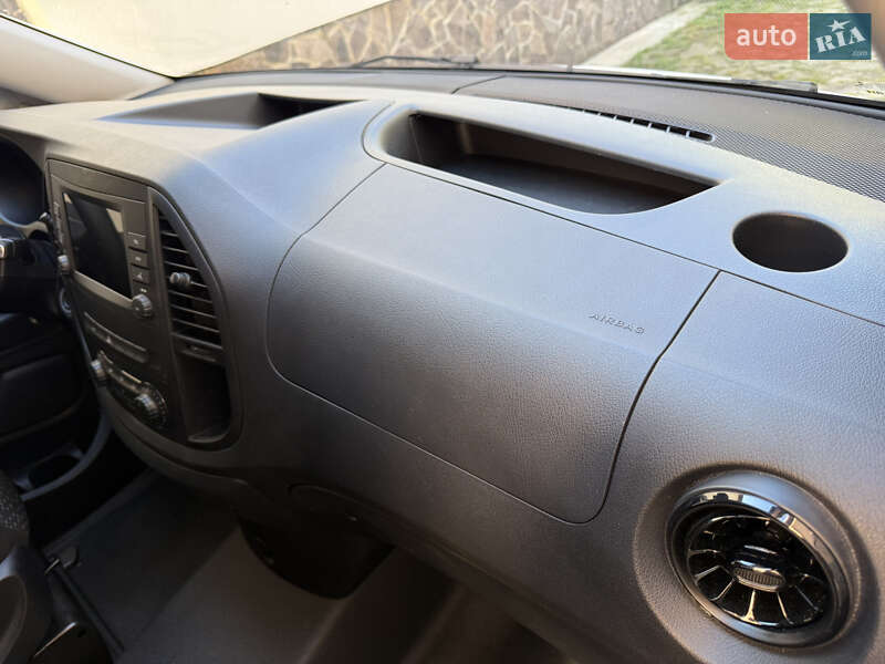 Минивэн Mercedes-Benz eVito 2021 в Тячеве