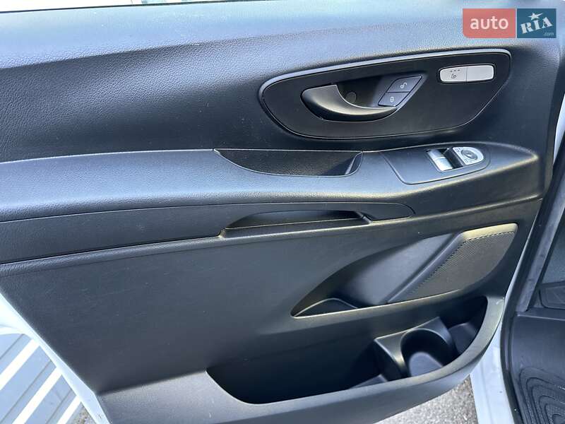 Вантажний фургон Mercedes-Benz eVito 2019 в Києві
