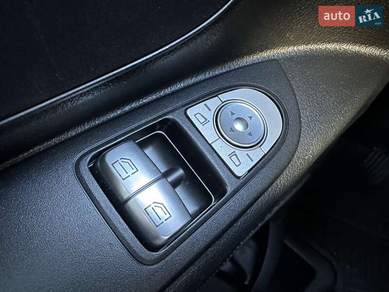 Вантажний фургон Mercedes-Benz eVito 2019 в Києві