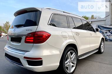 Позашляховик / Кросовер Mercedes-Benz GL-Class 2014 в 