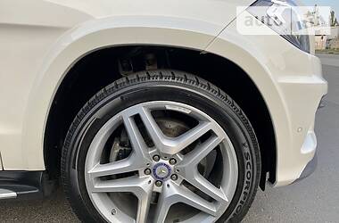 Позашляховик / Кросовер Mercedes-Benz GL-Class 2014 в 