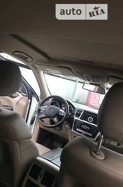 Позашляховик / Кросовер Mercedes-Benz GL-Class 2014 в 