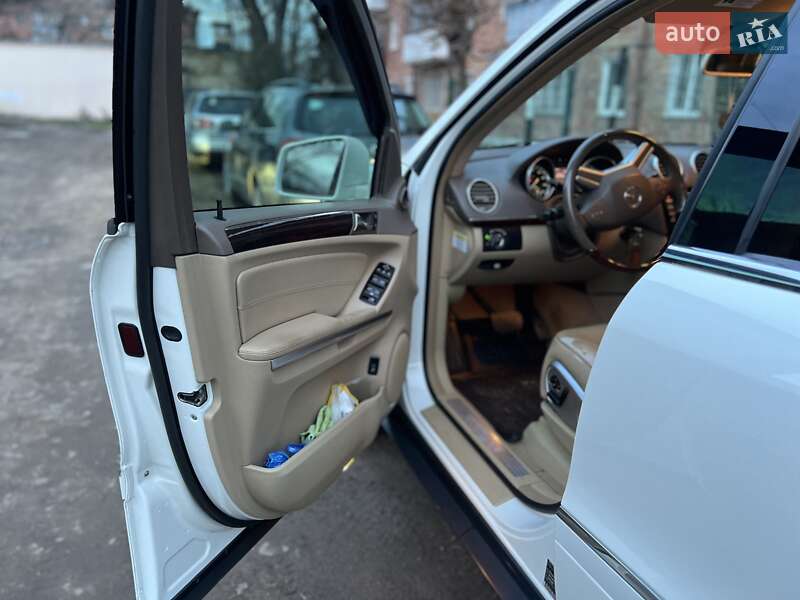 Позашляховик / Кросовер Mercedes-Benz GL-Class 2011 в Чернівцях