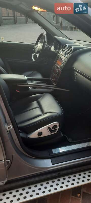 Внедорожник / Кроссовер Mercedes-Benz GL-Class 2011 в Звягеле фото 17 Внедорожник / Кроссовер Mercedes-Benz GL-Class 2011 в Звягеле