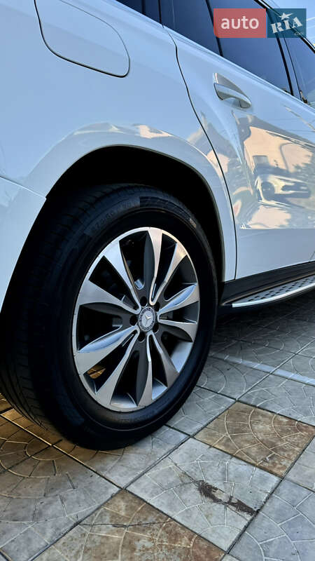 Внедорожник / Кроссовер Mercedes-Benz GL-Class 2015 в Киеве фото 15 Внедорожник / Кроссовер Mercedes-Benz GL-Class 2015 в Киеве