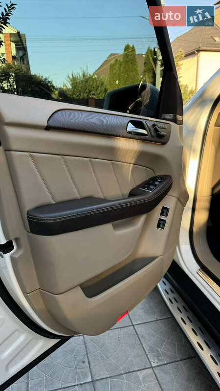 Внедорожник / Кроссовер Mercedes-Benz GL-Class 2015 в Киеве фото 21 Внедорожник / Кроссовер Mercedes-Benz GL-Class 2015 в Киеве