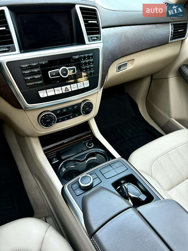 Внедорожник / Кроссовер Mercedes-Benz GL-Class 2015 в Киеве фото 25 Внедорожник / Кроссовер Mercedes-Benz GL-Class 2015 в Киеве