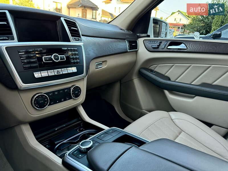 Внедорожник / Кроссовер Mercedes-Benz GL-Class 2015 в Киеве фото 27 Внедорожник / Кроссовер Mercedes-Benz GL-Class 2015 в Киеве