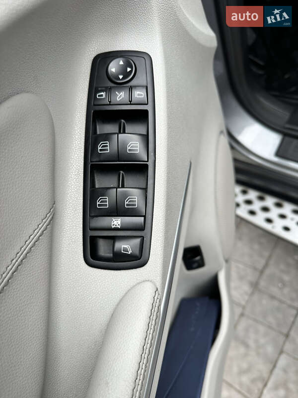 Внедорожник / Кроссовер Mercedes-Benz GL-Class 2011 в Вараше