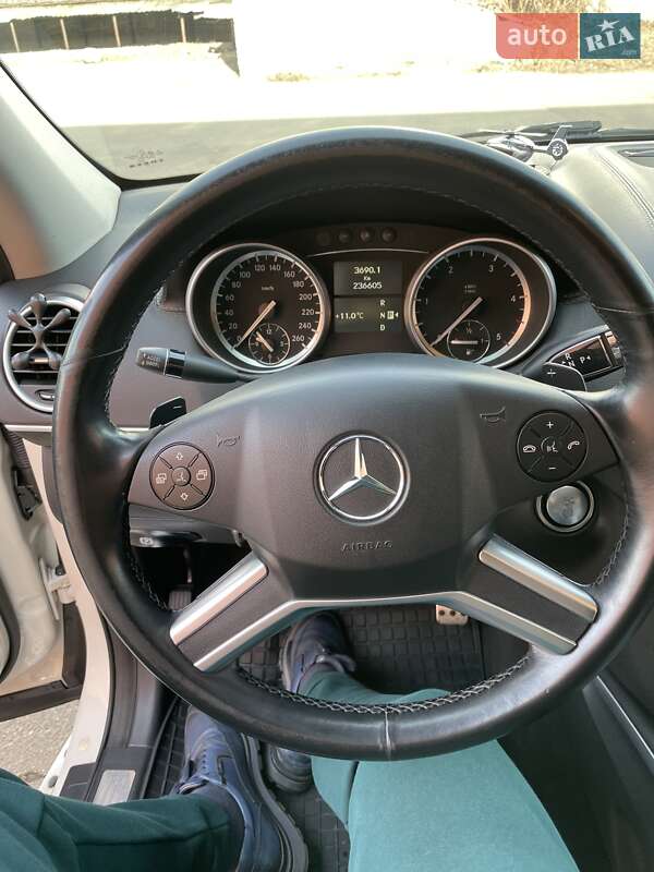 Внедорожник / Кроссовер Mercedes-Benz GL-Class 2010 в Киеве фото 27 Внедорожник / Кроссовер Mercedes-Benz GL-Class 2010 в Киеве