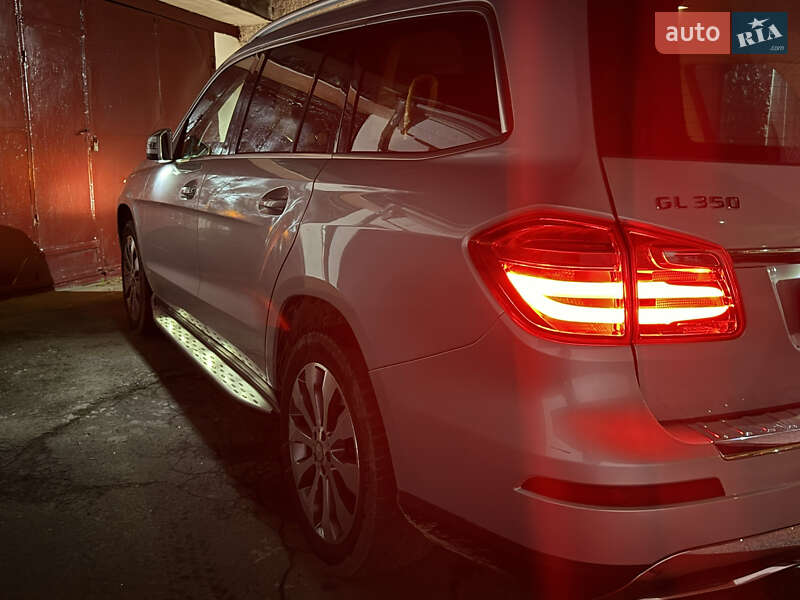 Mercedes-Benz GL-Class 2012