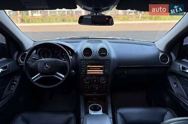 Позашляховик / Кросовер Mercedes-Benz GL-Class 2011 в 