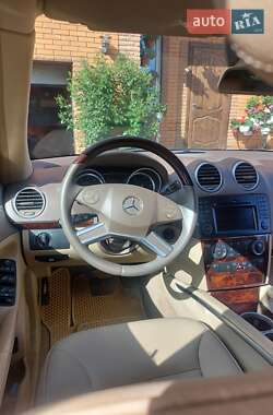 Внедорожник / Кроссовер Mercedes-Benz GL-Class 2011 в 