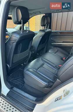 Внедорожник / Кроссовер Mercedes-Benz GL-Class 2012 в 