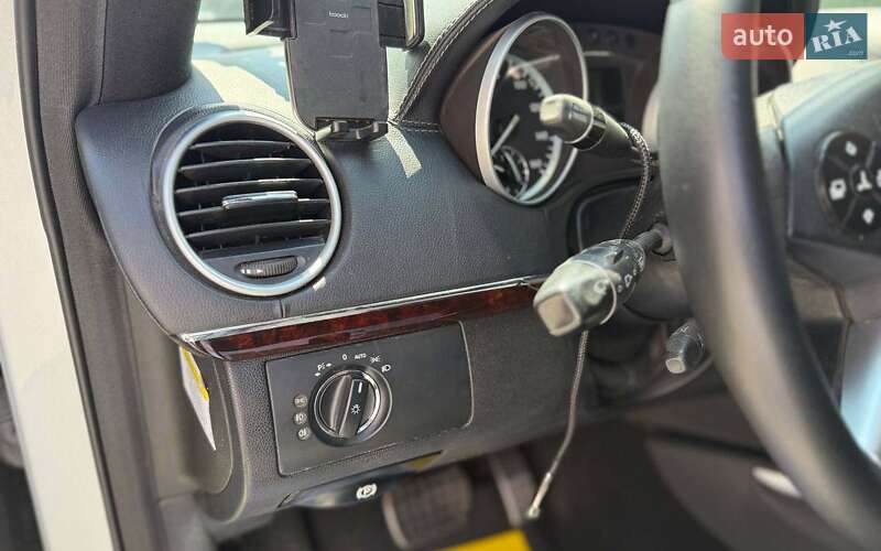 Позашляховик / Кросовер Mercedes-Benz GL-Class 2010 в Чернівцях