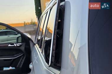Внедорожник / Кроссовер Mercedes-Benz GL-Class 2012 в 